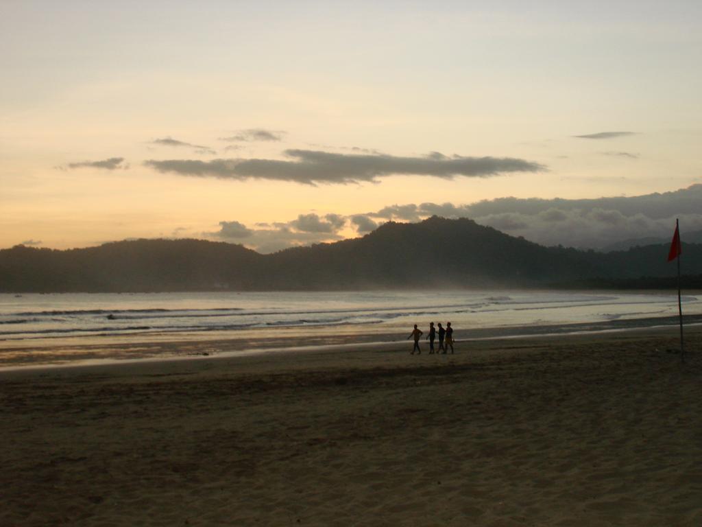 Thalia Homestay & Ijen Bromo Tour บันยูวังงี ภายนอก รูปภาพ